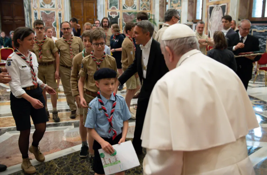 Pope Francis meets with members of the Scouts Unitaires de France at the Vatican, May 14, 2021.?w=200&h=150